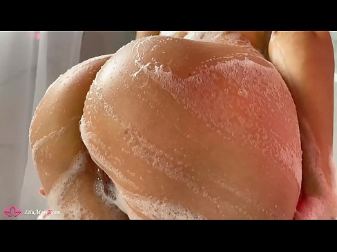 ❤️ La morena es masturba el cony amb un vibrador fins a un orgasme intens a la dutxa ️❌ Vídeo de merda al ca.milf-nut-net.ru ❌❤